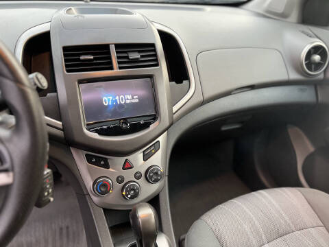 2016 Chevrolet Sonic LT Auto