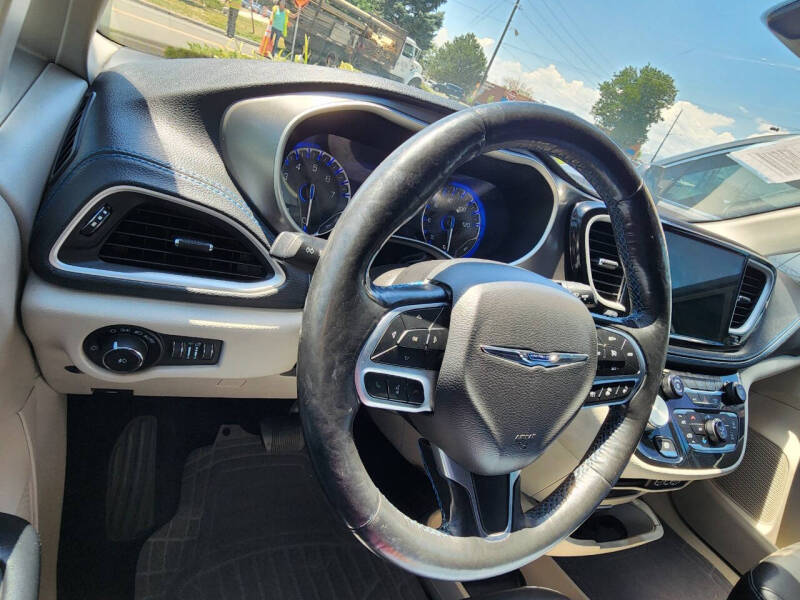 2021 Chrysler Pacifica Touring L