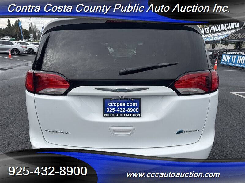 2017 Chrysler Pacifica Hybrid Touring Plus