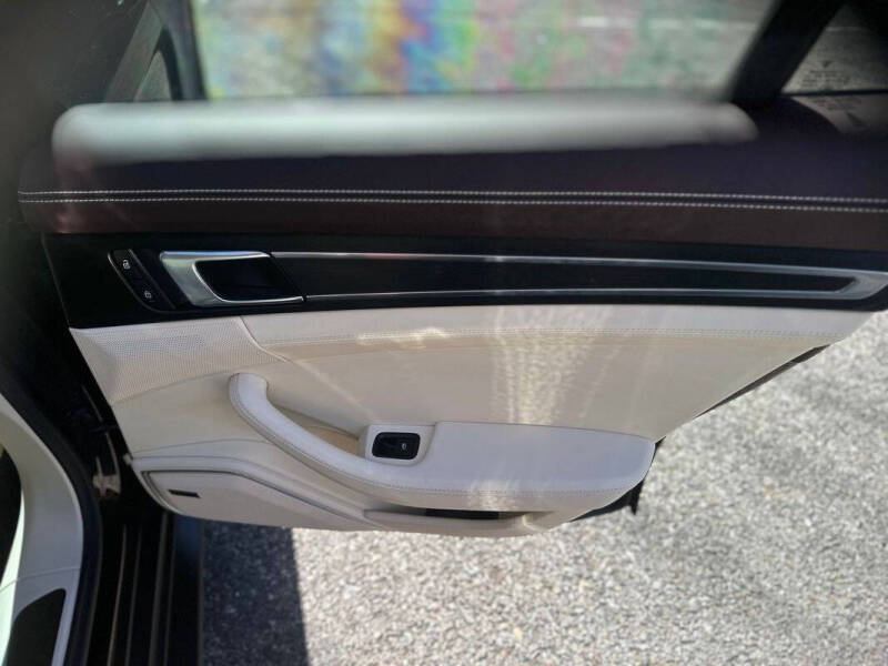 2023 Porsche Panamera GTS