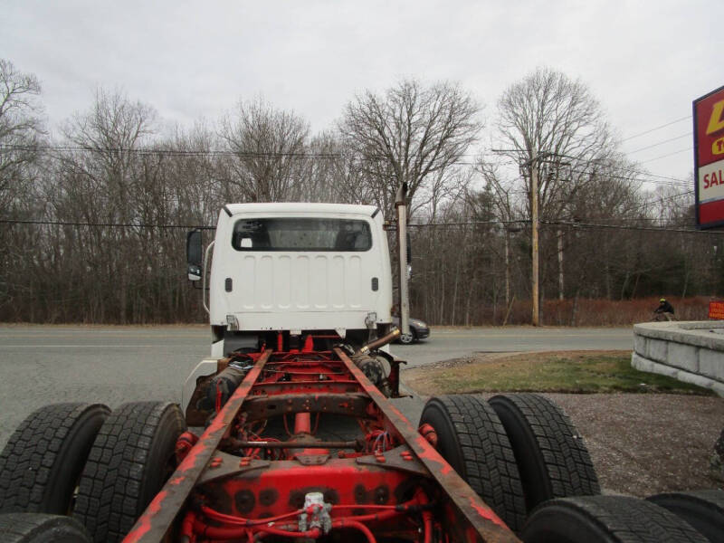 2016 Freightliner ISL 9 330