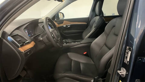 2024 Volvo XC90 B5 Plus Bright Theme