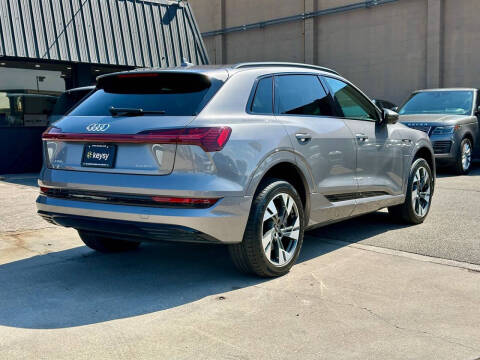 2021 Audi e-tron quattro Premium