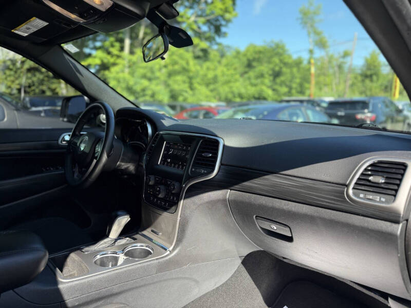 2019 Jeep Grand Cherokee Laredo