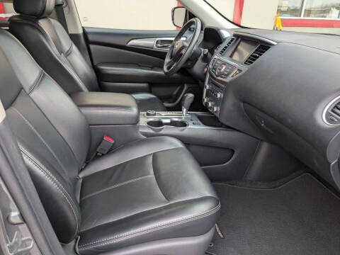 2017 Nissan Pathfinder SL