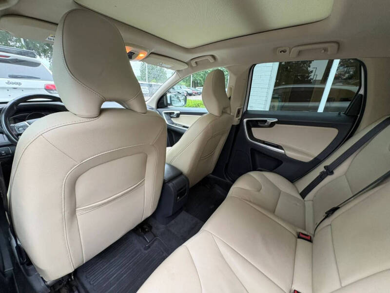 2016 Volvo XC60 T6 Drive-E