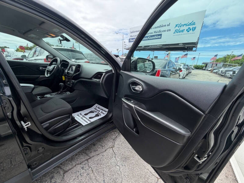 2019 Jeep Cherokee Latitude