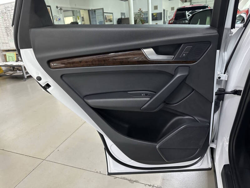 2019 Audi Q5 quattro Premium 45 TFSI