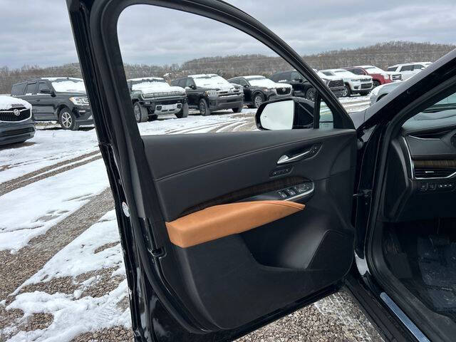 2023 Cadillac XT4 Premium Luxury