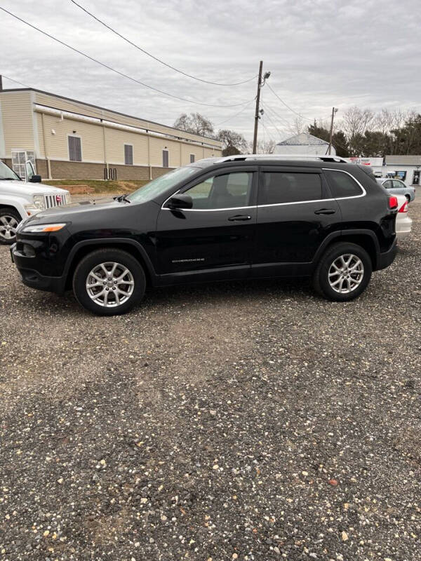 2017 Jeep Cherokee Latitude photo 3