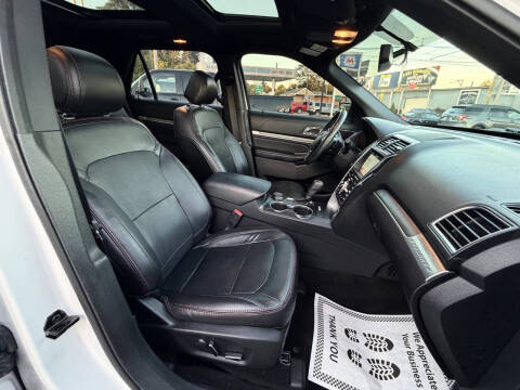 2017 Ford Explorer Sport