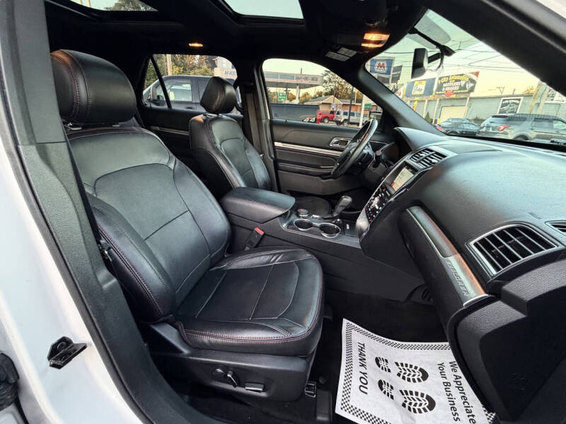 2017 Ford Explorer Sport