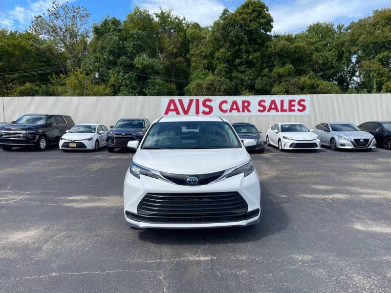 2024 Toyota Sienna LE 8-Passenger