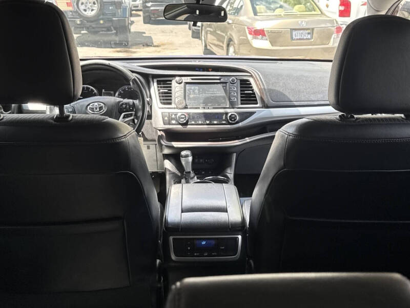 2017 Toyota Highlander LE Plus