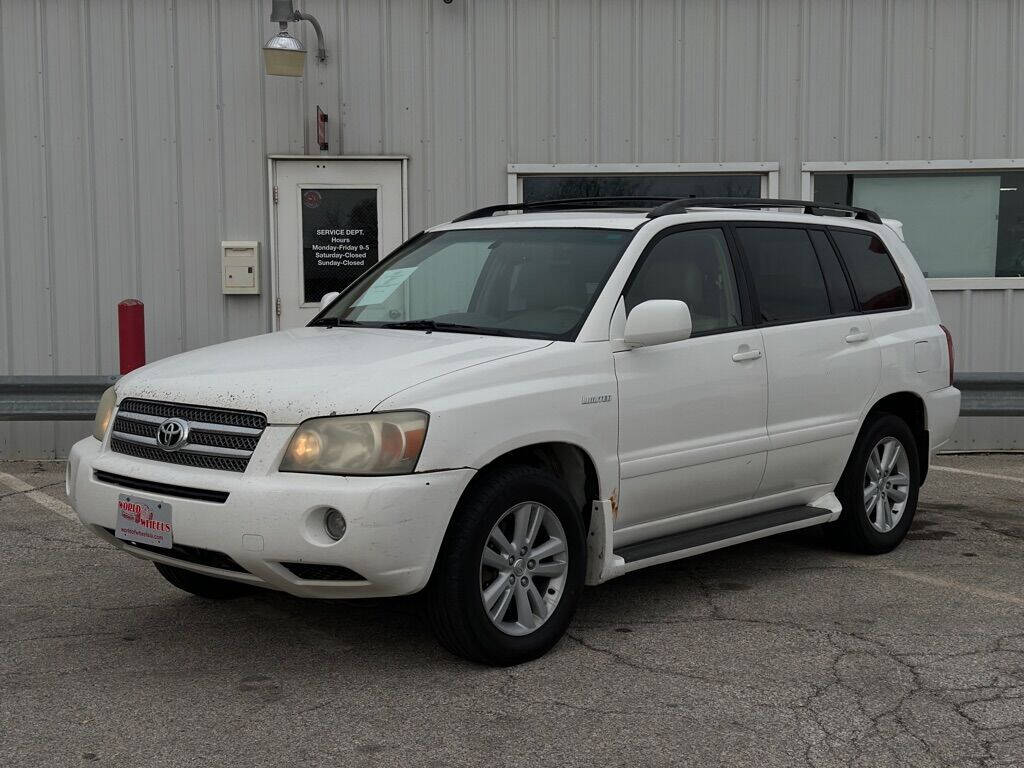 2006 Toyota Highlander Hybrid for sale at World of Wheels in Des Moines, IA