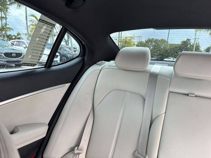 2024 Genesis G70