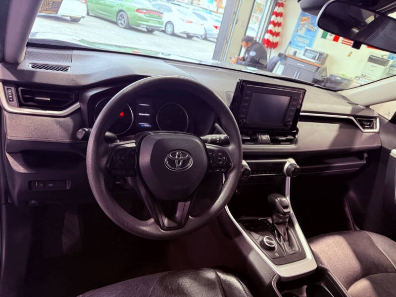 2019 Toyota RAV4 Hybrid LE