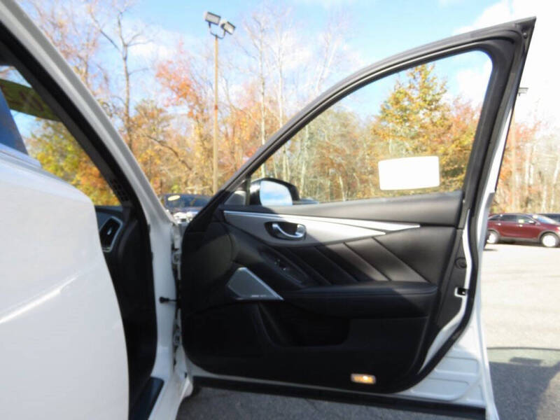 2022 Infiniti Q50 Luxe