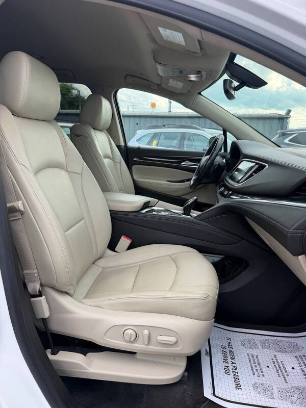 2021 Buick Enclave Essence