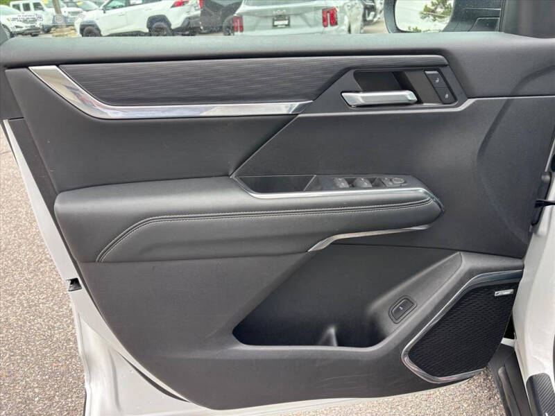 2024 GMC Acadia Elevation