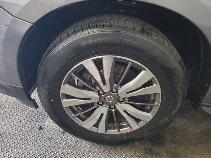 2020 Nissan Pathfinder SL