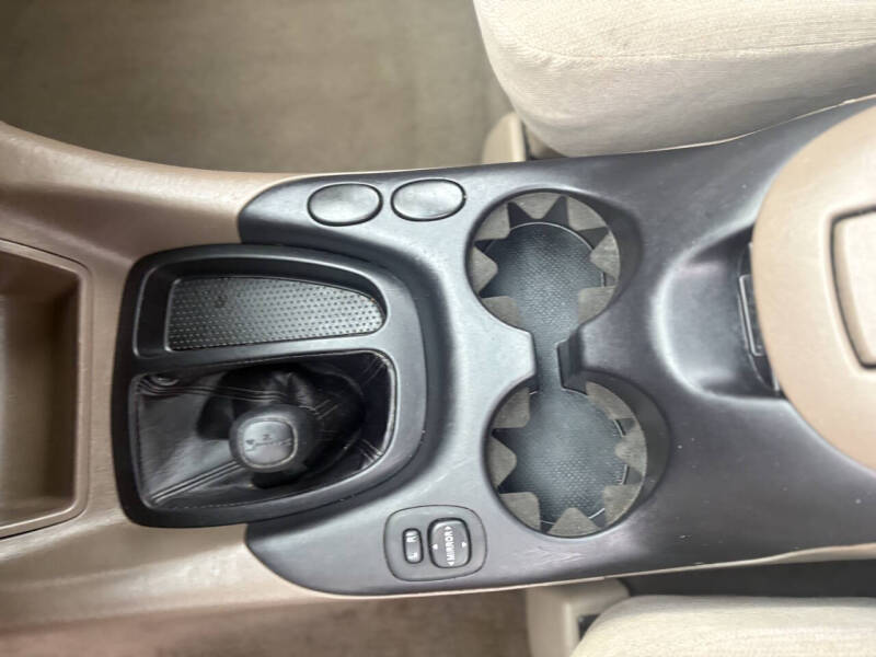 2004 Toyota Sequoia SR5