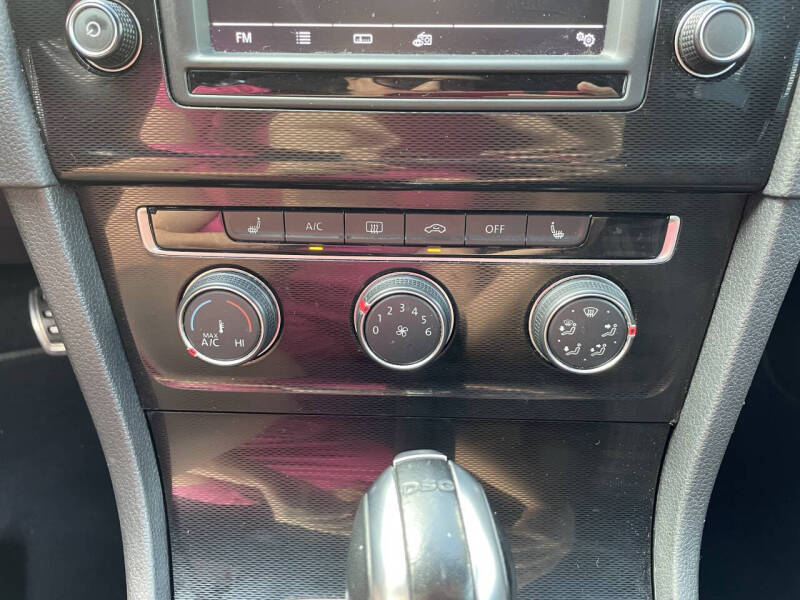 2017 Volkswagen Golf GTI SE