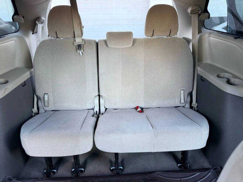 2017 Toyota Sienna LE 7-Passenger