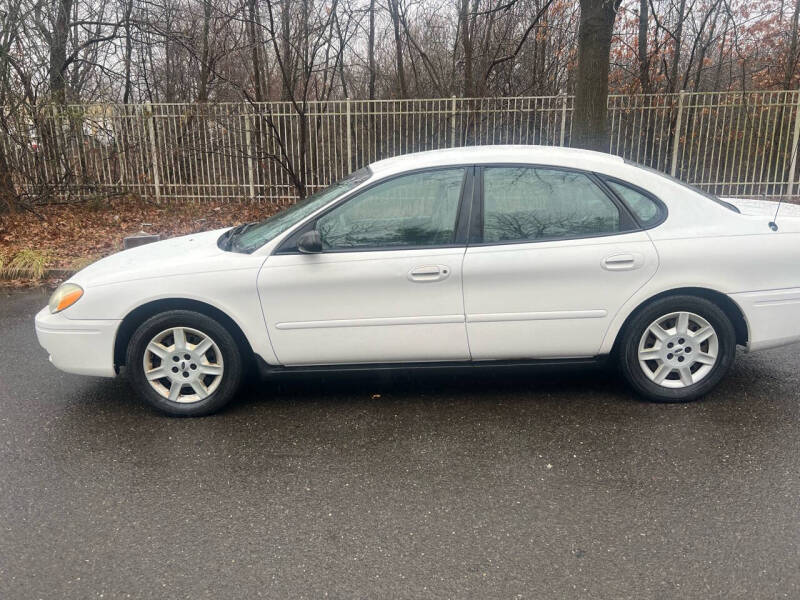 2007 Ford Taurus for sale at Cars 2 Love in Delran NJ