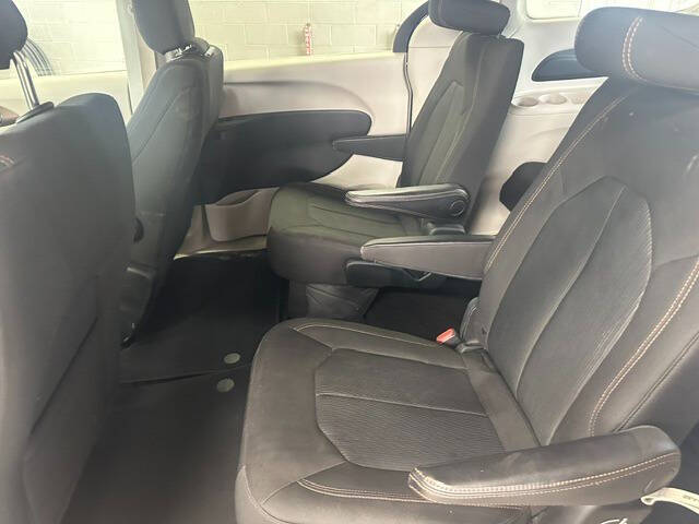 2017 Chrysler Pacifica LX
