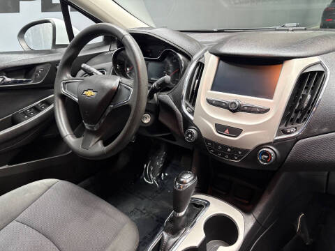 2017 Chevrolet Cruze LS Auto