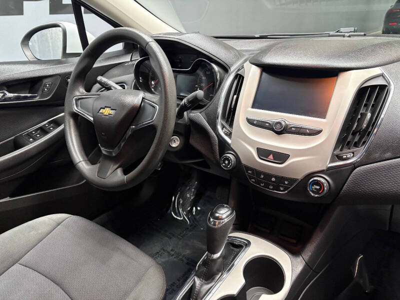 2017 Chevrolet Cruze LS Auto