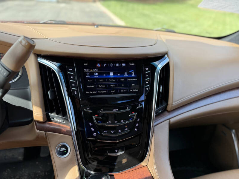 2017 Cadillac Escalade ESV Platinum