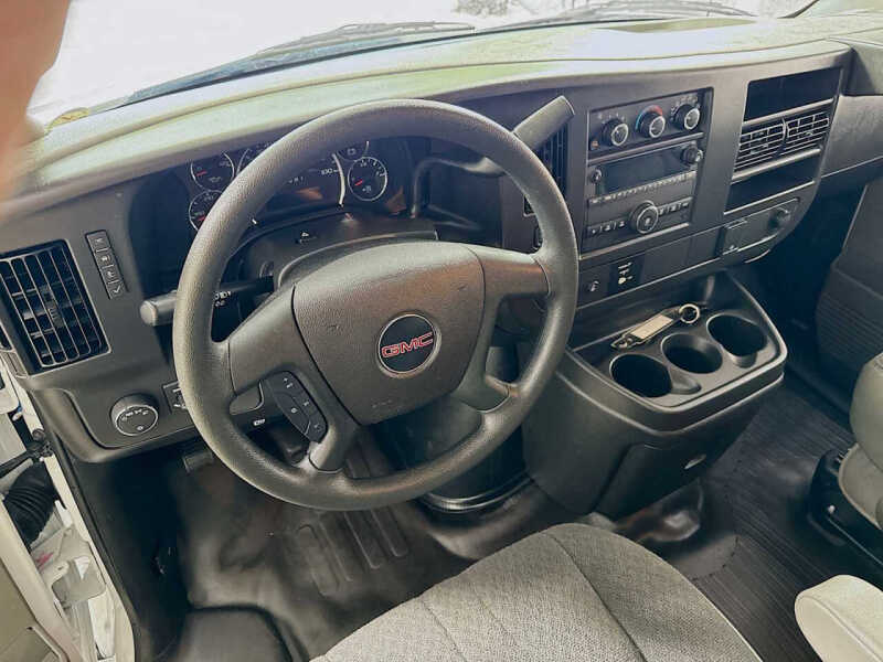 2025 GMC Savana 2500
