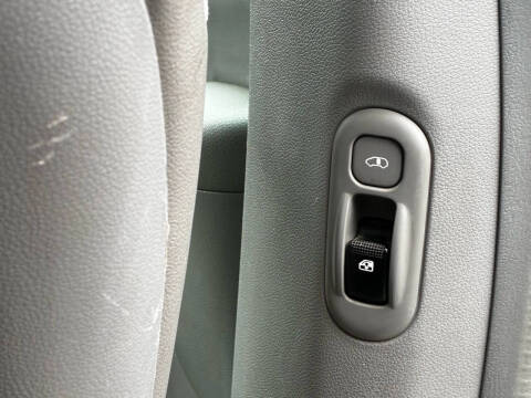 2007 Hyundai Entourage