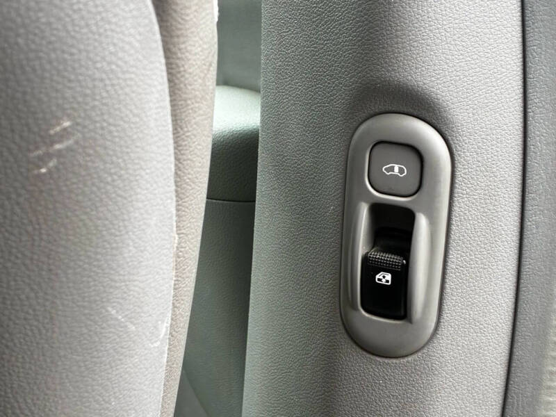 2007 Hyundai Entourage