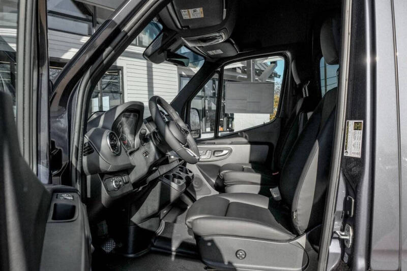 2025 Mercedes-Benz Sprinter