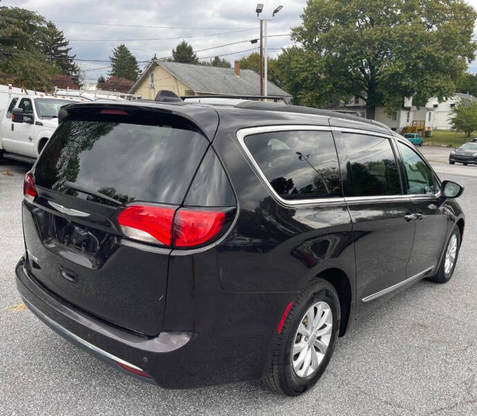 2017 Chrysler Pacifica Touring-L