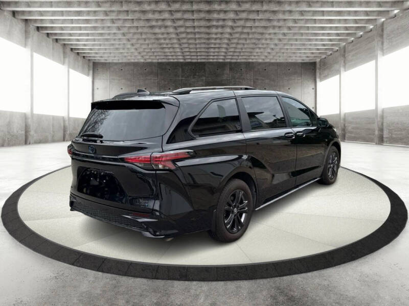 2024 Toyota Sienna XSE 7-Passenger