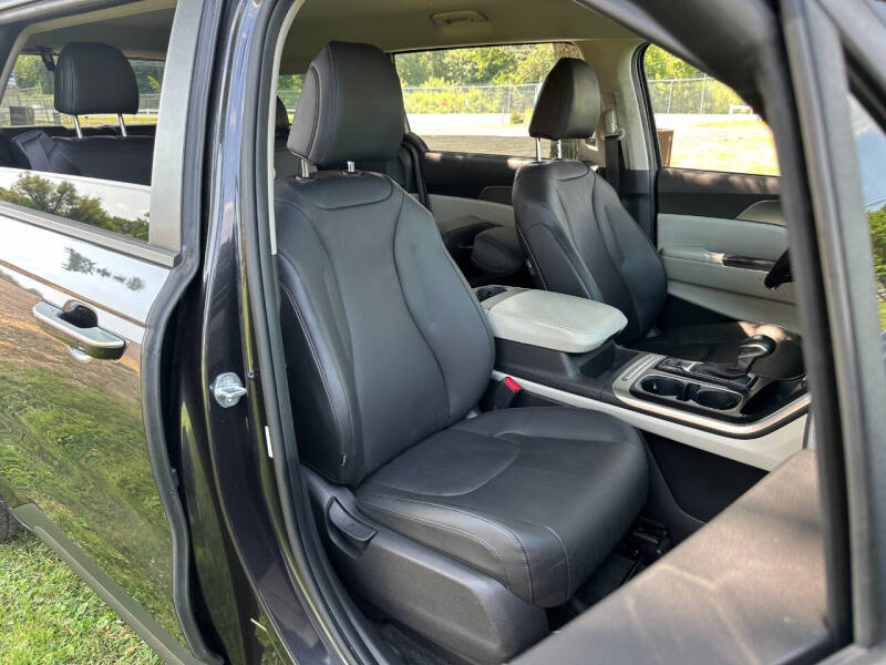 2022 Kia Carnival LX