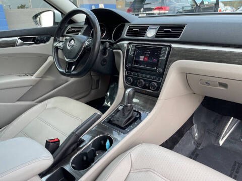 2016 Volkswagen Passat 1.8T SE