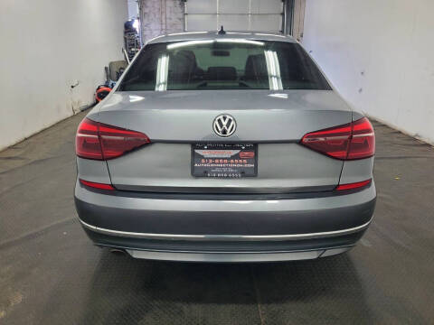 2018 Volkswagen Passat 2.0T R-Line