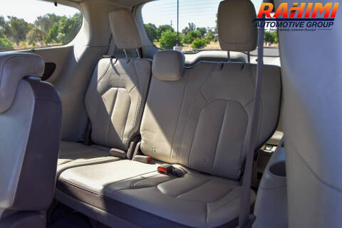 2017 Chrysler Pacifica Touring-L