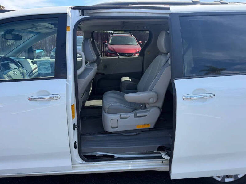 2012 Toyota Sienna Limited 7-Passenger