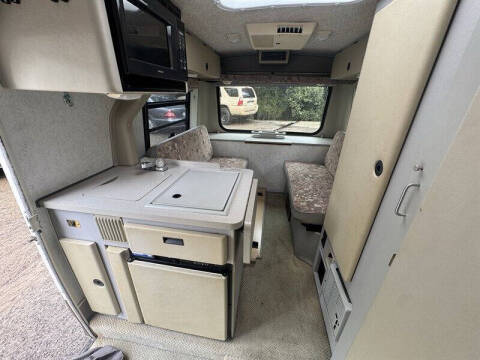 2002 Winnebago Rialta 22QD