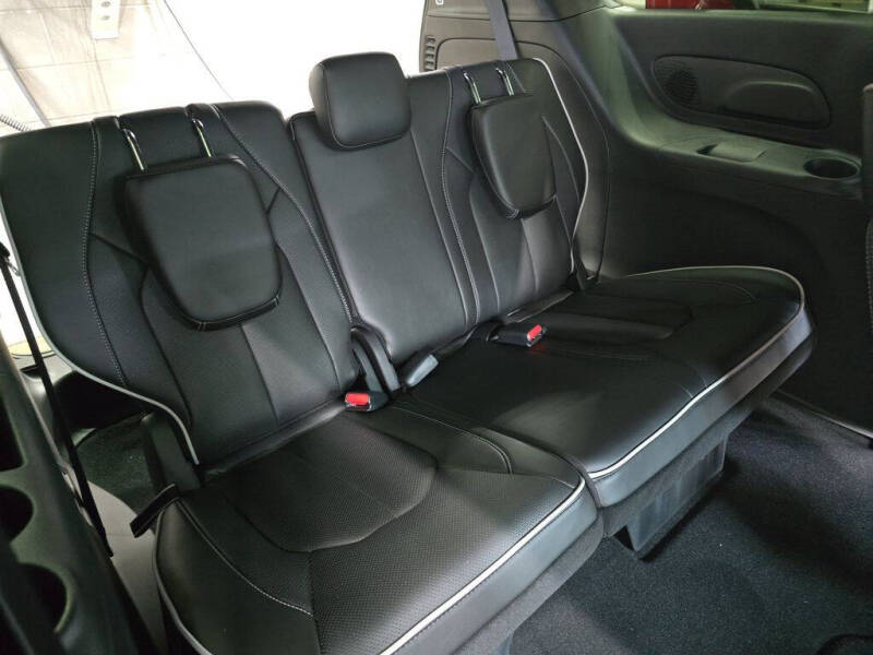 2027 Chrysler Pacifica Limited