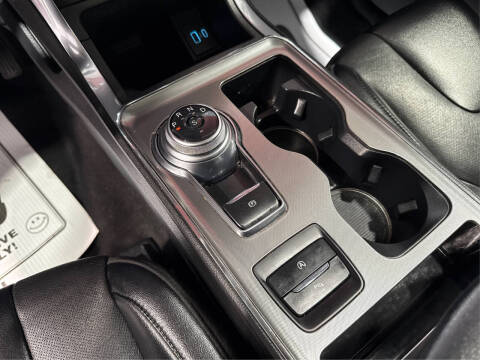 2022 Ford Edge Titanium