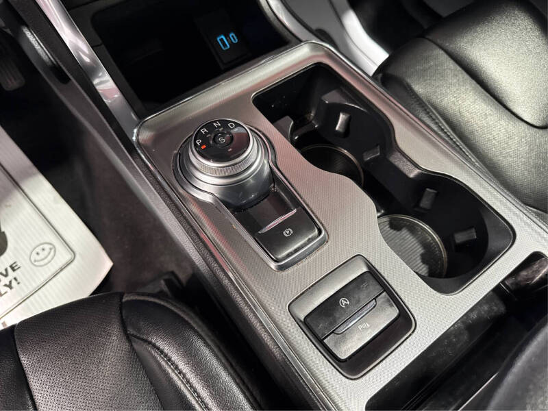 2022 Ford Edge Titanium