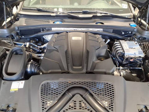 2022 Porsche Macan S