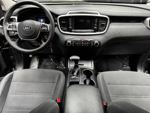 2020 Kia Sorento LX V6